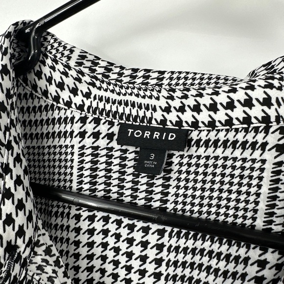 Torrid Houndstooth White Black Half Sleeve Button Down Shirt Tunic Top 3X - Picture 5 of 5